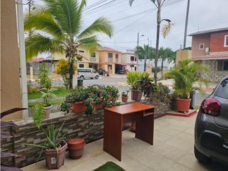 Venta de casa de 2 plantas en Valle Alto, Guayaquil