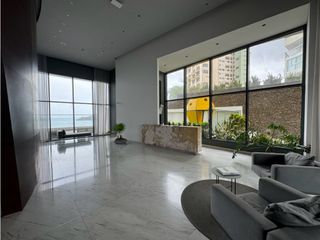 Espectacular apartamento con vista al mar