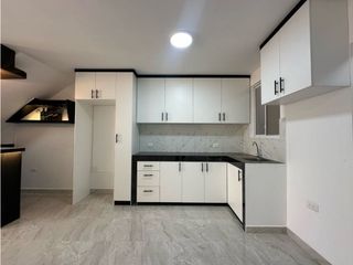 Foto 5 de CASA EN VENTA DE 3 DORMITORIOS EN CONJUNTO VILLA MARA, SUR DE MANTA