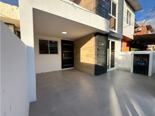 Foto 4 de CASA EN VENTA DE 3 DORMITORIOS EN CONJUNTO VILLA MARA, SUR DE MANTA