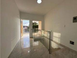 Foto 10 de CASA EN VENTA DE 3 DORMITORIOS EN CONJUNTO VILLA MARA, SUR DE MANTA