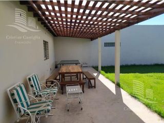 Foto 6 de Venta Casa Quinta con Pileta en Abasto, La Plata