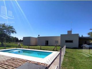Foto 1 de Venta Casa Quinta con Pileta en Abasto, La Plata