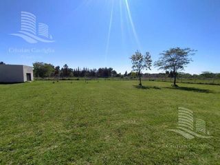 Foto 2 de Venta Casa Quinta con Pileta en Abasto, La Plata
