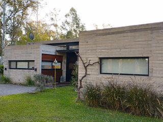 Foto 2 de Casa en venta - 2 Dormitorios 1 Baño - 840Mts2 - Berazategui