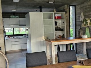 Foto 5 de Casa en venta - 2 Dormitorios 1 Baño - 840Mts2 - Berazategui