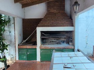 Foto 26 de Se vende casa centrica zona escuela Fraternidad