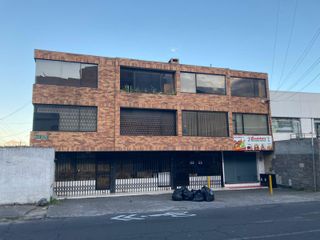 Departamento en  venta con local comercial. Av. Mariana de Jesús.