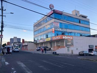 Departamento en  venta con local comercial. Av. Mariana de Jesús.