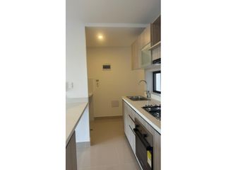 ARRIENDO EXCLUSIVO APARTAMENTO EN BUEN SECTOR DE LA CIUDAD