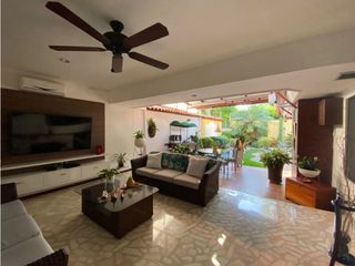 Foto 2 de Casa en conjunto cerrado en venta Barrio Ciudad Jardín Cali Valle