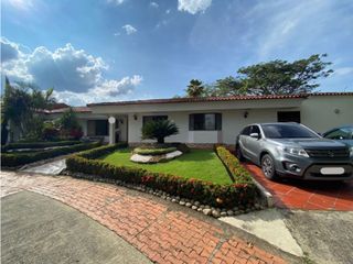 Foto 1 de Casa en conjunto cerrado en venta Barrio Ciudad Jardín Cali Valle