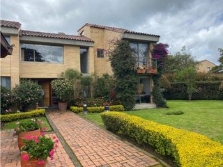 Hermosa casa en venta San Simon Guaymaral