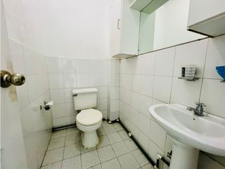 Foto 12 de Lomas de Monteserrín, Local Comercia en Renta, 70m2