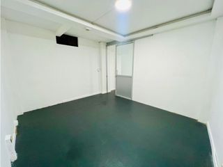 Foto 15 de Lomas de Monteserrín, Local Comercia en Renta, 70m2