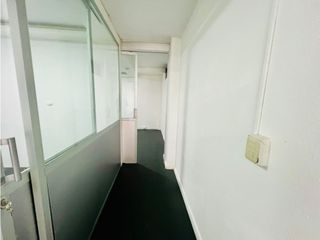 Foto 9 de Lomas de Monteserrín, Local Comercia en Renta, 70m2