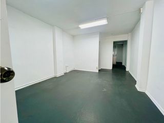 Foto 11 de Lomas de Monteserrín, Local Comercia en Renta, 70m2