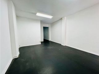 Foto 4 de Lomas de Monteserrín, Local Comercia en Renta, 70m2
