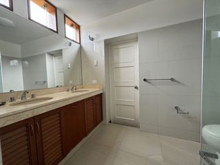 Foto 17 de LINDA CASA EN ALQUILER, AMOBLADA CON 4 DORMITORIOS EN SAN ISIDRO