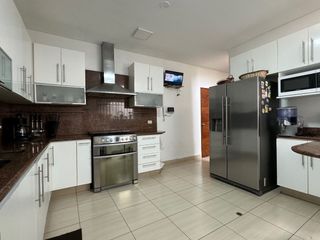 Foto 9 de LINDA CASA EN ALQUILER, AMOBLADA CON 4 DORMITORIOS EN SAN ISIDRO