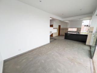 Foto 2 de LINDA CASA CON PISCINA EN VENTA EN LURIN