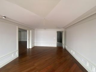 Penthouse de venta ubicado en el edificio Humoldt, totalmente remodelado