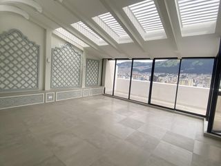 Penthouse de venta ubicado en el edificio Humoldt, totalmente remodelado