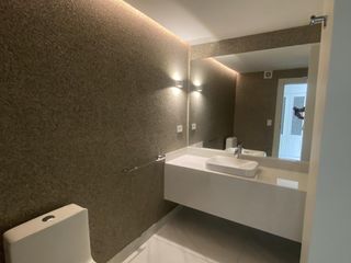 Penthouse de venta ubicado en el edificio Humoldt, totalmente remodelado