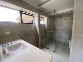 Penthouse de venta ubicado en el edificio Humoldt, totalmente remodelado