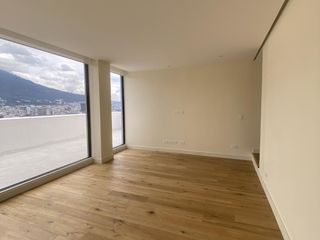 Penthouse de venta ubicado en el edificio Humoldt, totalmente remodelado