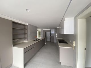 Penthouse de venta ubicado en el edificio Humoldt, totalmente remodelado