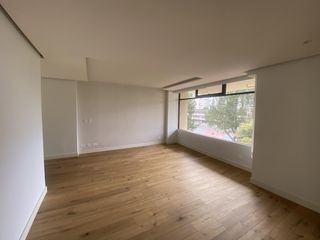 Penthouse de venta ubicado en el edificio Humoldt, totalmente remodelado