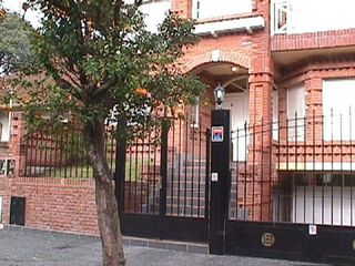 Foto 1 de Casa en alquiler de 5 dormitorios c/ cochera en Martínez