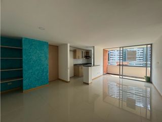 Apartamento en arriendo Loma del Indio con vista en piso alto