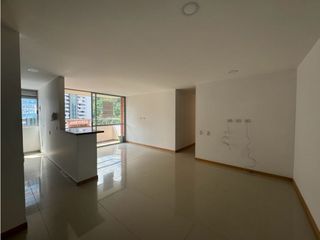 Apartamento en arriendo Loma del Indio con vista en piso alto