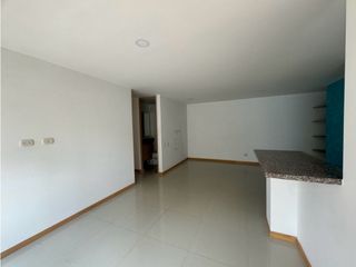 Apartamento en arriendo Loma del Indio con vista en piso alto