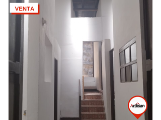 Foto 4 de AMPLIA CASA CENTRAL TRADICIONAL EN EL SOCORRO