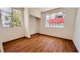 Foto 10 de González Suárez, Casa Comercial, 250m2, 8 Ambientes