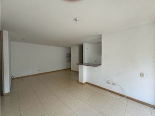 Apartamento en arriendo Loma del Indio con vista en piso alto