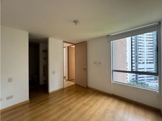 Apartamento en arriendo Loma del Indio con vista en piso alto