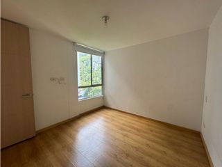 Apartamento en arriendo Loma del Indio con vista en piso alto