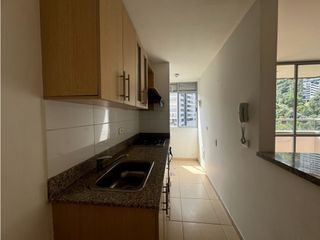 Apartamento en arriendo Loma del Indio con vista en piso alto