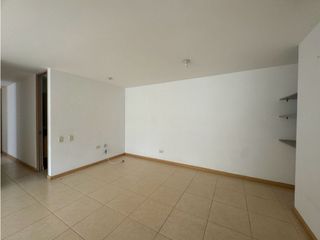 Apartamento en arriendo Loma del Indio con vista en piso alto