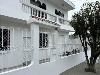 Foto 2 de Vendo amplia casa en Duran 2 pisos y garaje