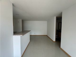 Apartamento en arriendo Loma del Indio con vista en piso alto