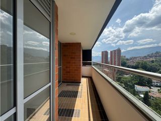 Apartamento en arriendo Loma del Indio con vista en piso alto