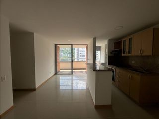 Apartamento en arriendo Loma del Indio con vista en piso alto