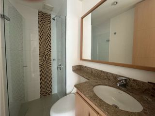 Apartamento en arriendo Loma del Indio con vista en piso alto