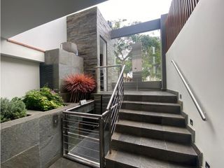 Miraflores frente a parque  3 Dor, 2 baños C/B servicio, 1 cochera