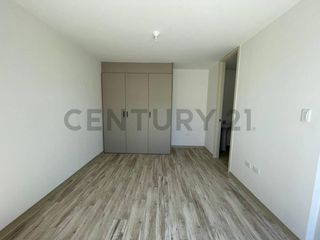 VENTA DE CASA EN CONJUNTO PRIVADO MITAD EL MUNDO